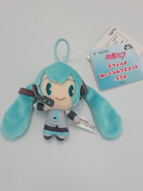 Taito Japan Hatsune Miku Plush Keychain Happy Face Nwts